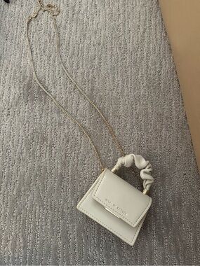 Ideal of Sweden AirPod headphone case Cream Crossbody Bag with chain strap